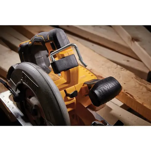 Pilarka tarczowa 18V DeWalt DCS 573NT  4