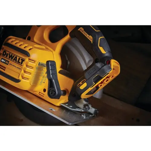 Pilarka tarczowa 18V DeWalt DCS 573NT  5
