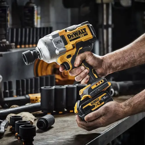 Klucz udarowy 1/2" 1626Nm 18V 2x5,0Ah + walizka + ładowarka DeWalt DCF961H2T 5
