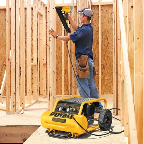 Kompresor bezolejowy DeWalt DPC17PS 4