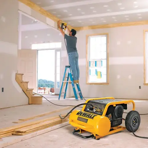 Kompresor bezolejowy DeWalt DPC17PS 5