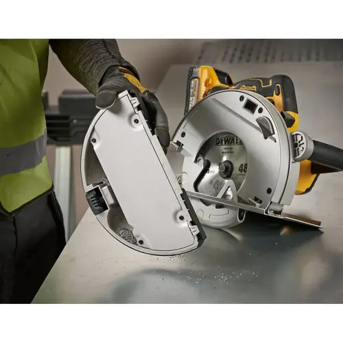 Pilarka tarczowa do metalu ø184mm 18V XR b/aku DeWalt DCS383N 7