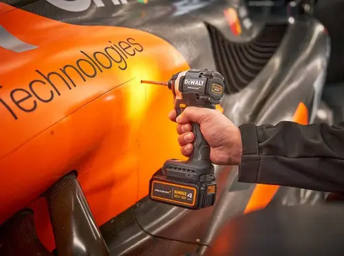 Zakrętarka udarowa 205 Nm 2x5Ah+walizka+ładowarka DeWalt McLaren DCF85MP2T 6
