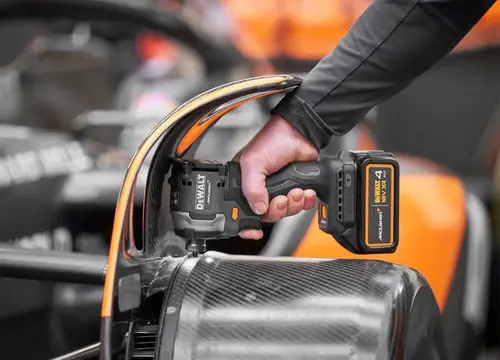 Zakrętarka udarowa 205 Nm 2x5Ah+walizka+ładowarka DeWalt McLaren DCF85MP2T 9
