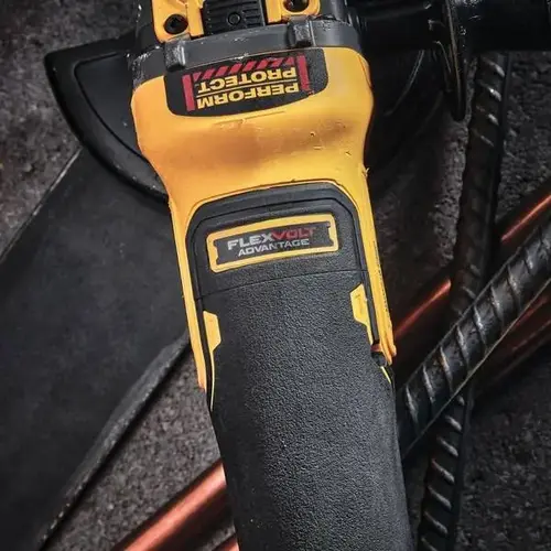 Szlifierka kątowa 125mm 18V 1x6Ah + ładowarka + walizka Dewalt DCG409T1 9