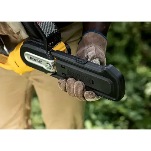 Piła łańcuchowa 20cm 1x5Ah 18V XR DeWalt DCMPS520P1 10