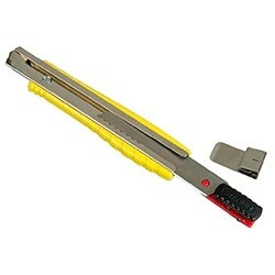 Nóż STANLEY® FATMAX® z dodatkowym ręcznym mechanizmem blokującym ostrze łamane 18mm 4