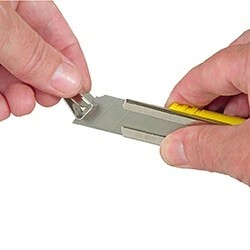 Nóż STANLEY® FATMAX® z dodatkowym ręcznym mechanizmem blokującym ostrze łamane 18mm 6
