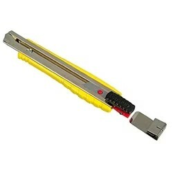 Nóż STANLEY® FATMAX® 18mm z dodatkowym ręcznym mechanizmem blokującym 3