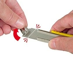 Nóż STANLEY® FATMAX® 18mm z dodatkowym ręcznym mechanizmem blokującym 4