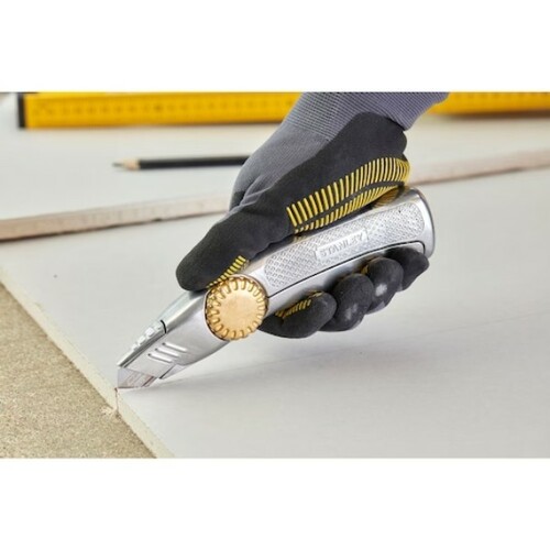 Nóż STANLEY® FATMAX® XTREME™ ostrze stałe magazynek 3