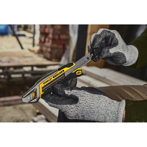 Nóż ze zintegrowanym systemem łamania ostrza STANLEY® FATMAX® z blokadą suwak 18mm 6
