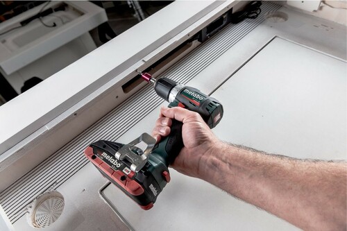 Wiertarko-wkrętarka akumulatorowa 18V 2x2Ah Metabo BS18L 2