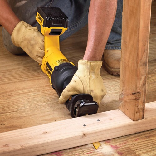 Piła szablasta 18V XR Li-Ion bez aku DeWALT DCS380N 3