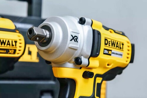 Klucz udarowy 1/2 XR Li-Ion 18V 447 Nm bolec blokujący b/aku + walizka DeWALT DCF894NT 10