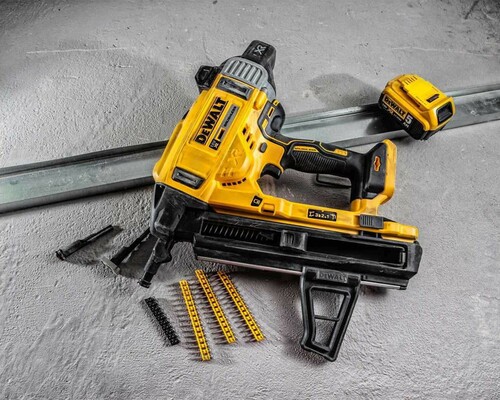 Gwoździarka do betonu XR 18V 2x5,0Ah + walizka + ładowarka DeWALT DCN890P2 3