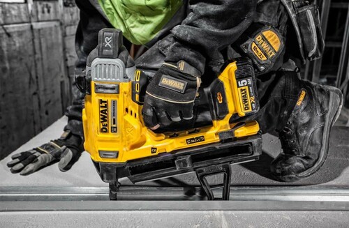 Gwoździarka do betonu XR 18V 2x5,0Ah + walizka + ładowarka DeWALT DCN890P2 5