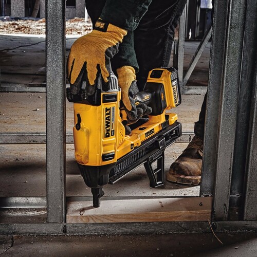 Gwoździarka do betonu XR 18V 2x5,0Ah + walizka + ładowarka DeWALT DCN890P2 14