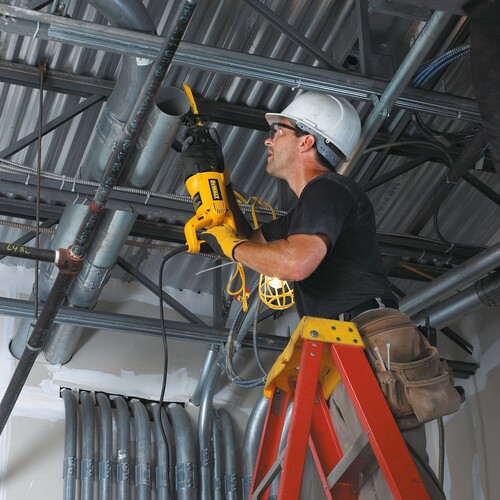 Piła szablasta 1200W skok 28mm DeWALT DW311K 12