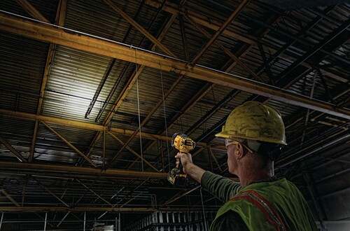 Reflektor oświetleniowy LED XR Li-Ion 1000 lm DeWALT DCL043 8