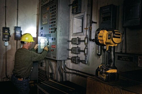 Reflektor oświetleniowy LED XR Li-Ion 1000 lm DeWALT DCL043 9