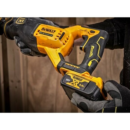 Piła szablasta 18V DeWALT DCS382N 6