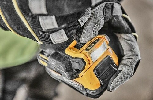 Wiertarko-wkrętarka 18V b/aku + walizka DeWALT DCD800NT 9