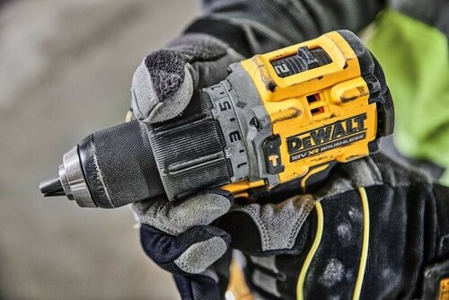 Wiertarko-wkrętarka udarowa 18V 90Nm b/aku + walizka DeWALT DCD805NT 4
