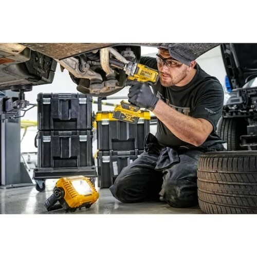 Kompaktowa lampa LED b/aku DeWALT DCL077 6