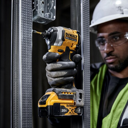 Zakrętarka udarowa bit 1/4 208Nm + walizka + 2x1,7Ah POWERSTACK + ładowarka DeWALT DCF850E2T 4