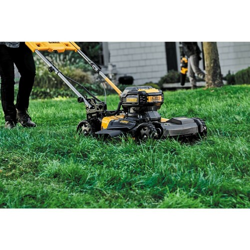 Kosiarka akumulatorowa z napędem 36V (2x18V) b/aku DeWALT DCMWSP564N 11