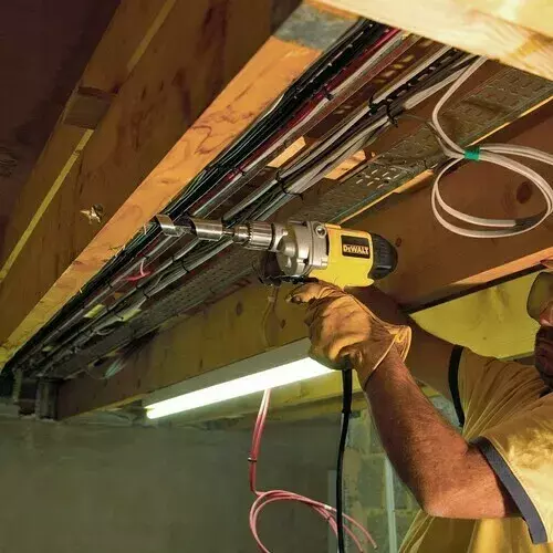 Wiertarka mieszarka z uchwytem 710W 13mm DeWALT D21520 4