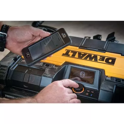 Radio toughsystem z ładowarką  Dewalt DWST1-75659 6
