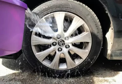 Czarna Opona - Preparat do konserwacji opon – 520ml MOJE AUTO 11