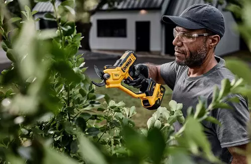 Akumulatorowe nożyce sekator do gałęzi 18V 5Ah DeWALT DCMPP568P1 7