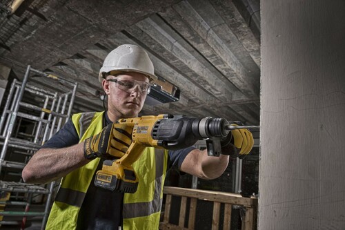 Młotowiertarka XR 18V aku 4,0Ah SDS-Plus 2,6 J + ładowarka + walizka DeWALT DCH133M1-QW 5