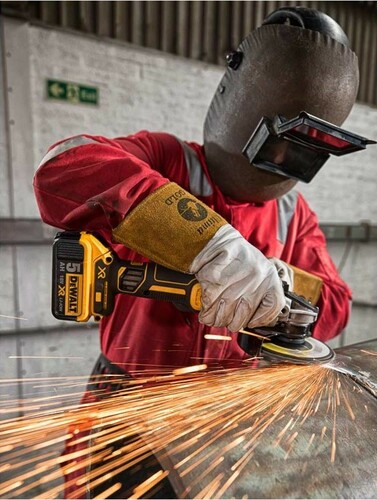 Szlifierka kątowa XR Li-Ion 18V 125mm 2x5Ah + walizka + ładowarka DeWALT DCG405P2 2