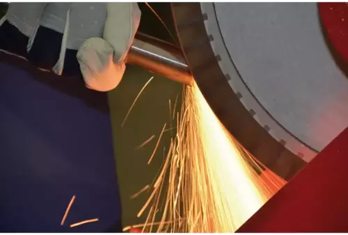 Taśma ścierna BA Korund 50 × 2000 mm A80 do uniwersalnego zastosowania ze szlifierką taśmową 2