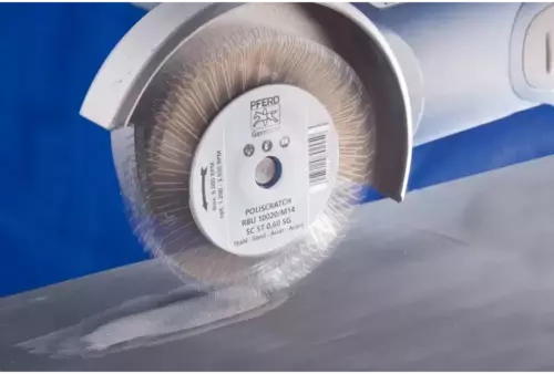 Szczotka tarczowa niepleciona POLISCRATCH RBU Ø100 × 20 mm M14 drut stalowy Ø0,60 do szlifierki kątowej 3