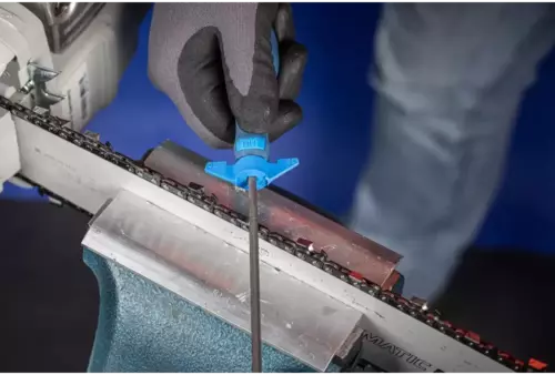 Zestaw ergonomicznych uchwytów FH1 z przymiarami kątowymi 25/30–30/35° do pilników do łańcuchów pił Ø4,0–5,5 mm 2