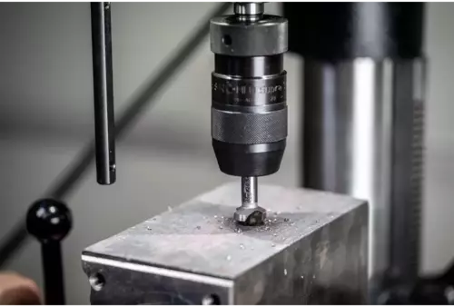 Pogłębiacz stożkowy i okrawacz HSSE Co5 90° Ø 10 mm trzpień Ø 6 mm DIN 335 C 3
