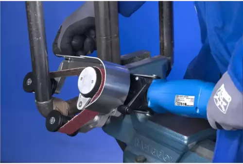 Elektryczna szlifierka taśmowa do rur EBER 12/25 R 230 V/7,6 m/s Długość taśmy: 610–820 mm x Szerokość 12–40 mm 2