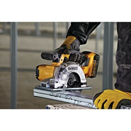 Pilarka tarczowa do metalu 140 mm 18V XR + walizka b/aku DeWALT DCS373NT 4