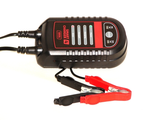 Inteligentny prostownik do ładowania akumulatorów WET/GEL/MF/AGM SMART CHARGER 4 6/12V 4
