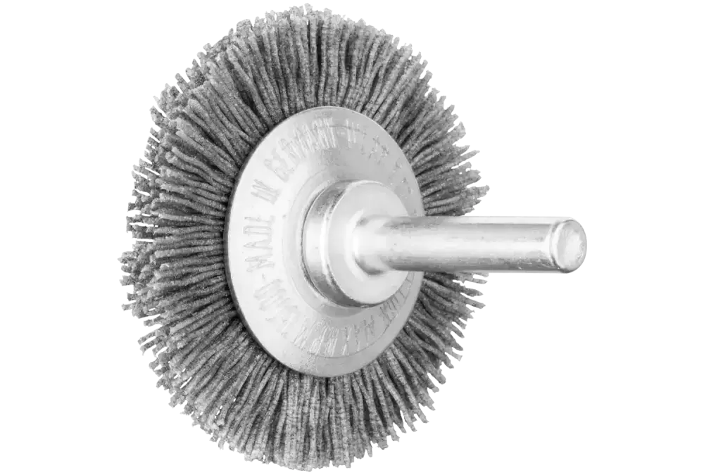 Szczotka tarczowa niepleciona RBU Ø50 × 4 mm trzpień Ø6 mm włókno SiC Ø0,55 mm ziarno 120 1