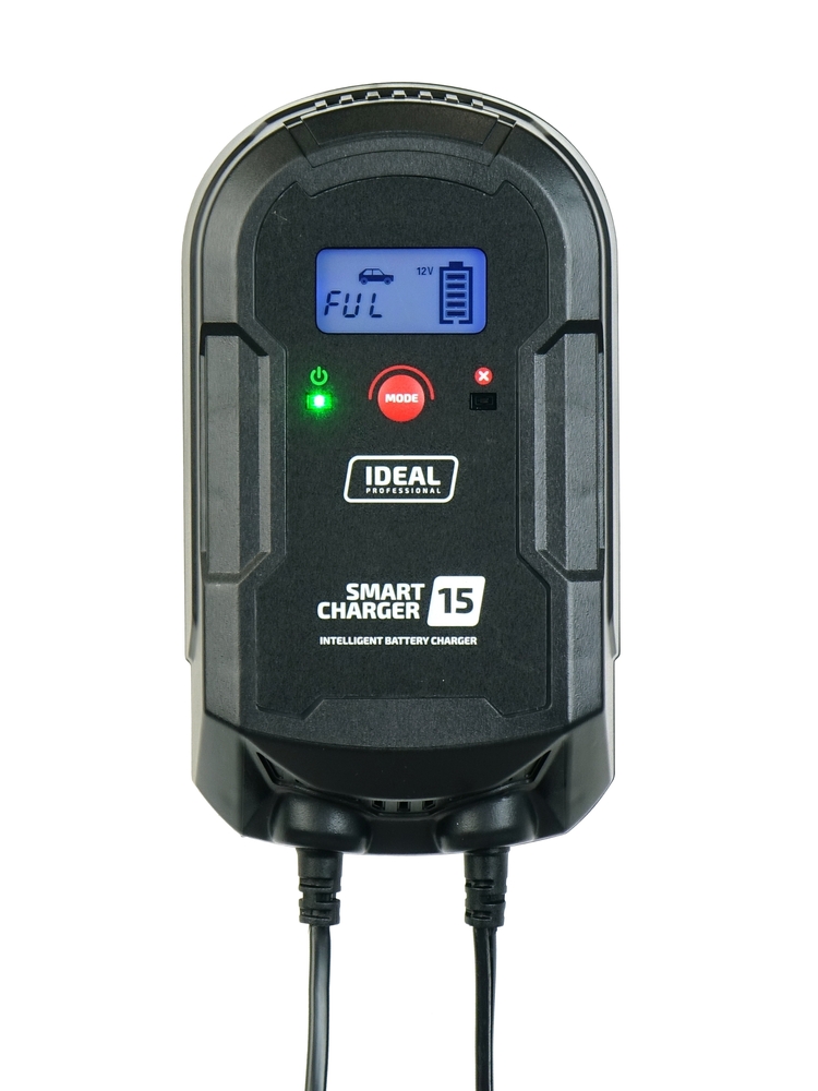 Inteligentny prostownik do ładowania akumulatorów WET/GEL/MF/AGM SMART CHARGER 15 LCD 12/24V 1